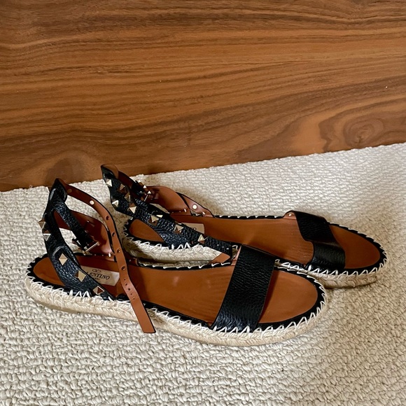 Valentino Rockstud Leather Ankle Strap Espadrille Sandals, IT 41, black. - Picture 2 of 3